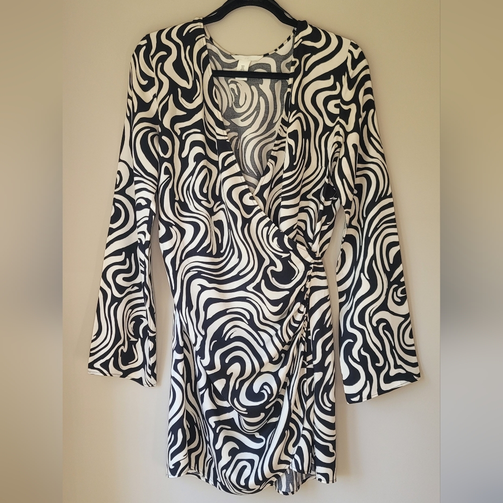 Black/Cream H&M Print Dress